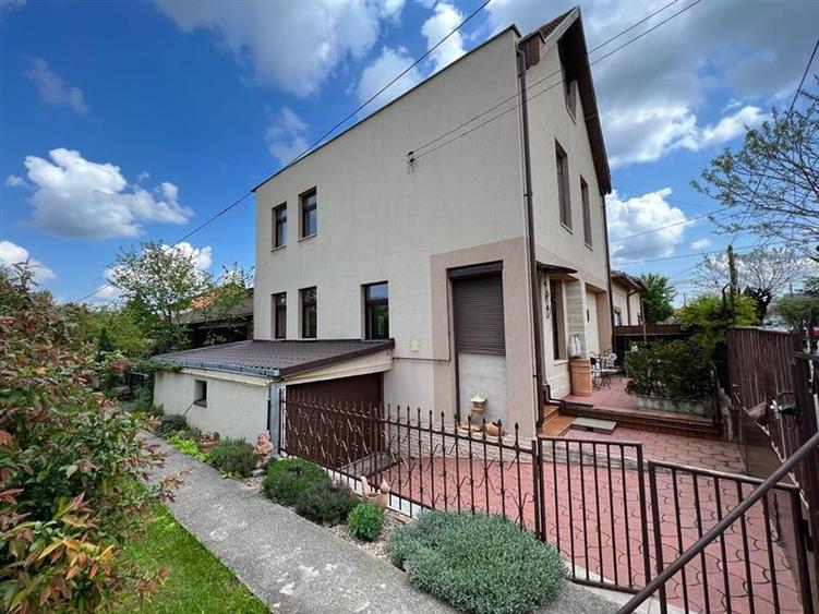 Casa individuala cu teren generos situata in cartierul Gheorgheni!