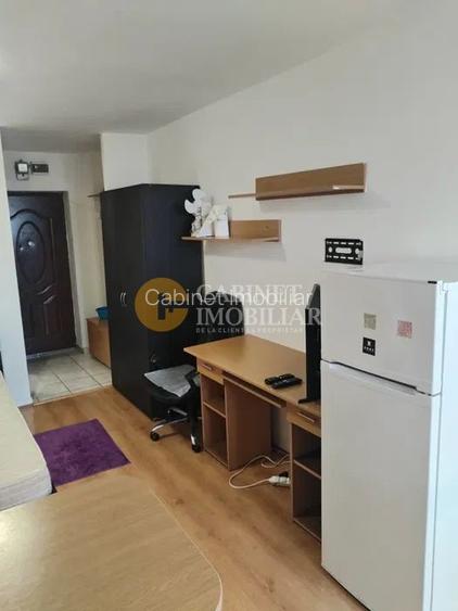1 camera, Tudor Vladimirescu, etaj intermediar, liber! - 2