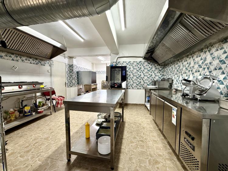 Casa individuala / Spatiu comercial / Clinica | 450 mp, curte proprie | Baicului - 22