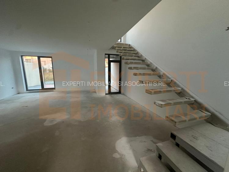 Vila deosebita de vanzare! - zona Mamaia Nord, pe malul lacului - 4