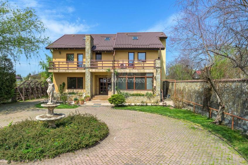 Vilă cu parc, piscină, jacuzzi și foișor, panouri fotovoltaice - 31