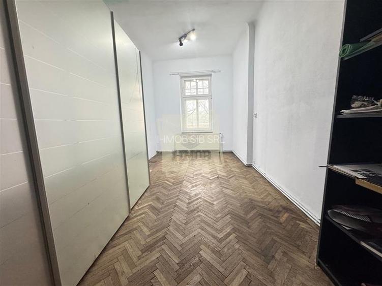 Apartament cu 4 camere 2 bai si balcon in zona Ultracentrala - 10