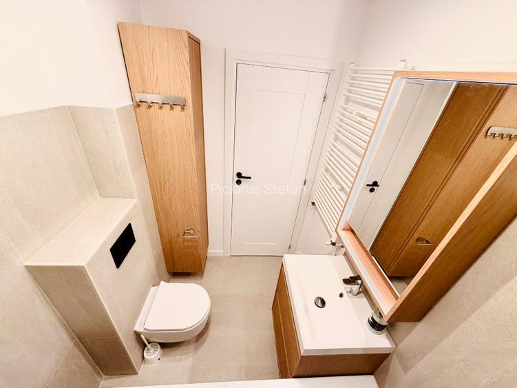 Proprietar vand apartament 3 camere + curte - 10 sec de metrou - 8