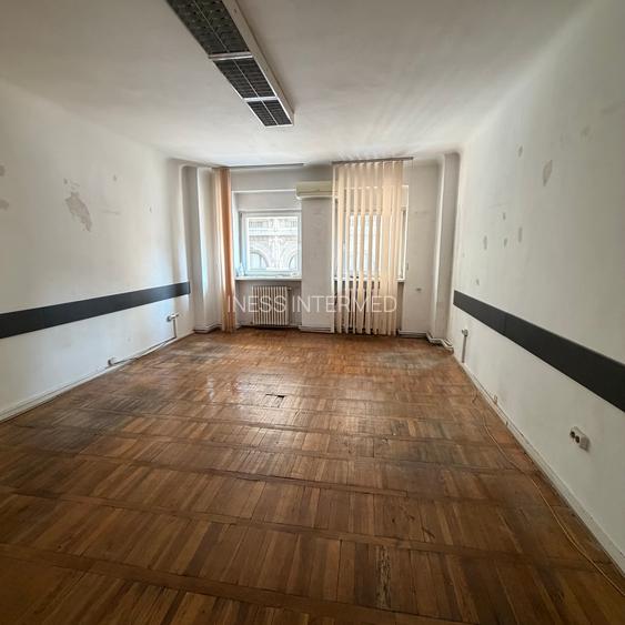 spatiu in cladire de birouri / zona Universitate / 3 camere - 80mp / - 3
