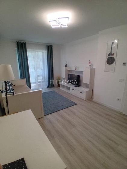 Apartament cu 1 camera, decomandat, zona Poitiers Tower - 2