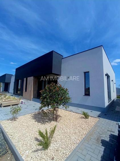 CASE INDIVIDUALE FORTULUI, TOATE UTILITATILE, PARCARE, COMISION 0% - 3