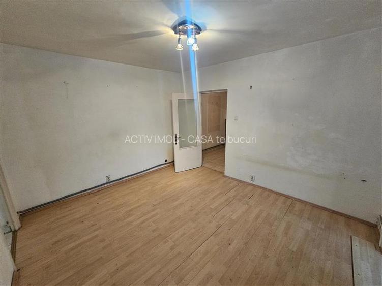 Resita, 2 Cam. Cf. 1, Et. 1, Micro 2 - 11