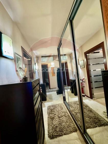 Apartament cu 3 camere de vânzare în zona Rovine - 5