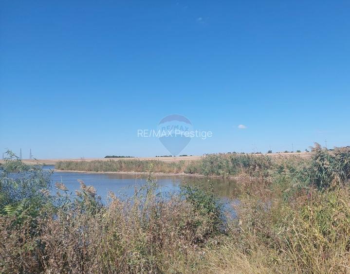 Oportunitate dezvoltare: 10.032 mp cu front la lac, lotizat - 3