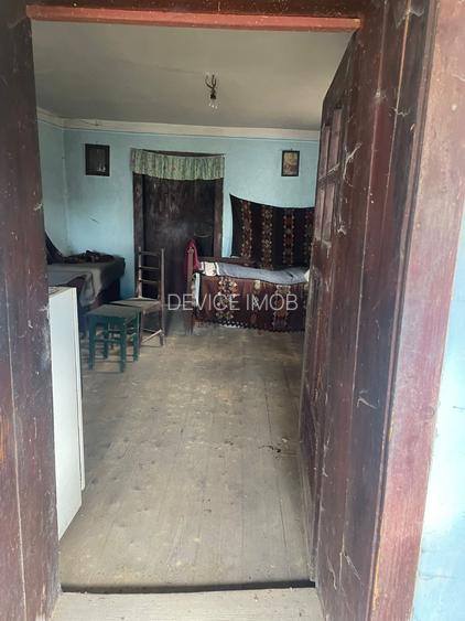 Casa veche cu sura zona linistita - 15