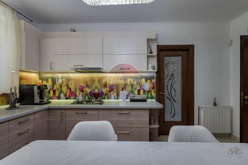 Vilă renovată P+1+M  | Foișor vitrat, grădină și jacuzzi - 30