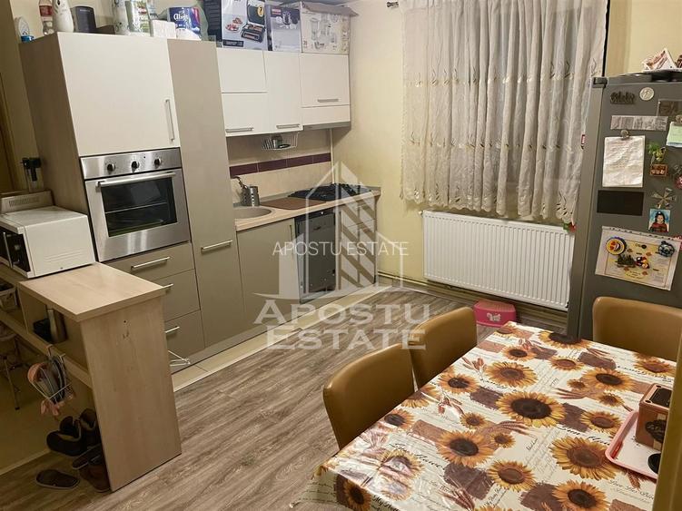 Penthouse cu 4 camere pe 2 nivele In Giroc langa scoala. - 2