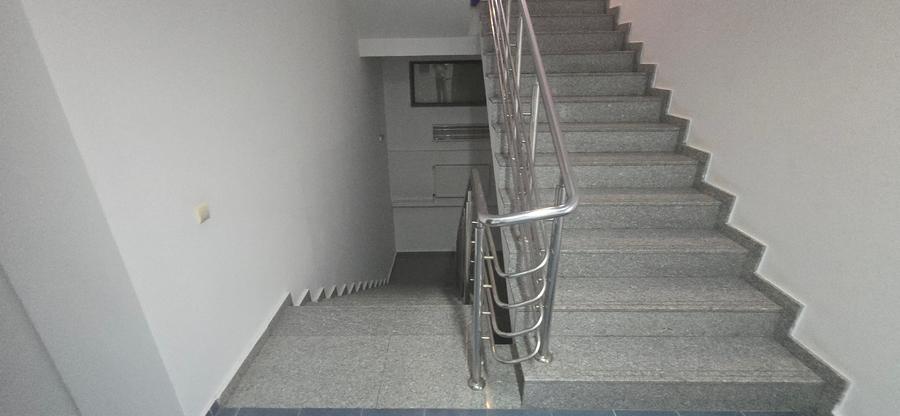 Spatiu de inchiriat (750 mp, cladire birouri), ultracentral, Focsani, 6 eur/mp