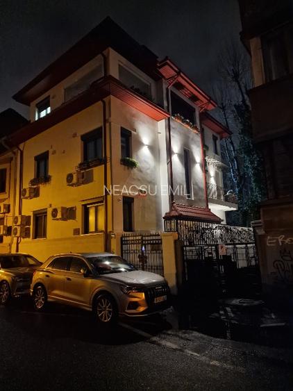 Inchiriere Duplex 5 camere ( Parter +Demisol) in Piata Romana  - 14