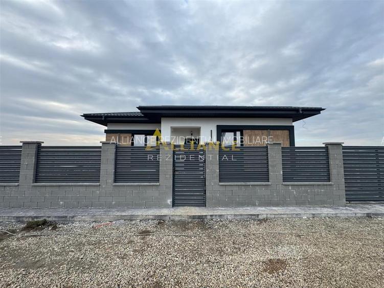 Casa individuala - 4 camere 2 bai - 375 mp teren - 5 minute STV - 2