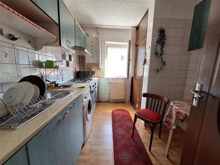 Apartament 3 camere semidecomandat | Etaj 3, zona Ura - 3