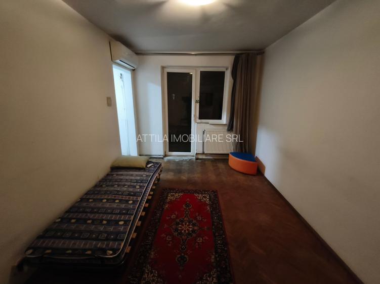 Sagului- Piata Doina 3 camere 400 euro - 3