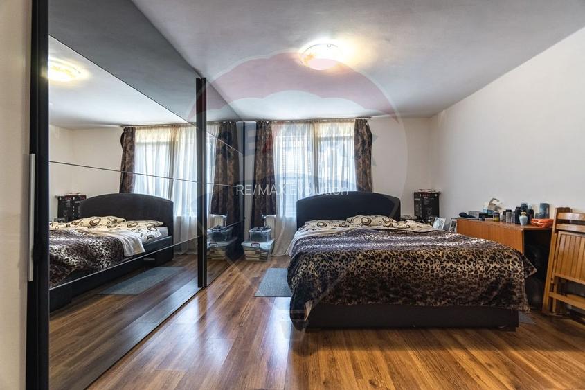 CASA COMPUSA DIN 2 APARTAMENTE, SCHEII BRASOVULUI| COMISION 0 - 20