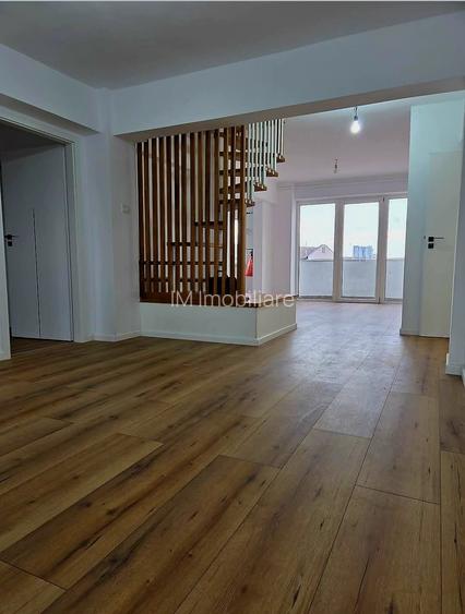 Modern- 5 camere- deosebit - 3 bai- renovat integral - 7