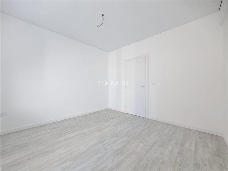 Apartament o camera, decomandat bloc nou- Visan - 4