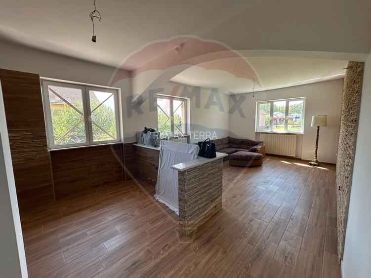 Casă cu 5 camere de vânzare - 11