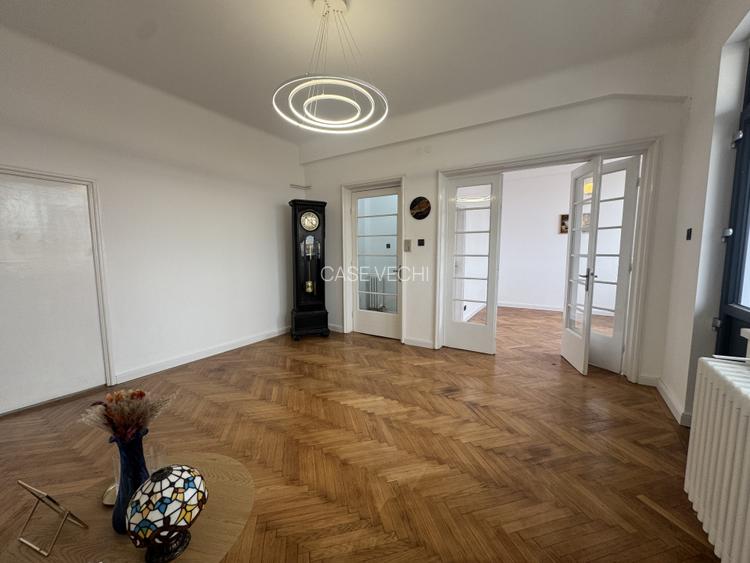 Bijuterie interbelică în centru - 3