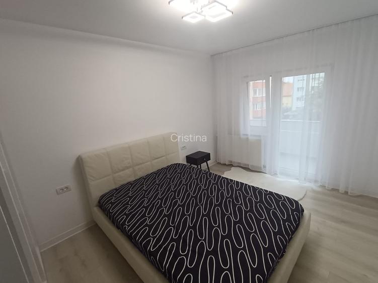 Inchiriez apartament cu 3 camere  - 5