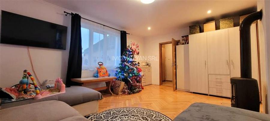 apartament spatios la casa cu gradina,Cisnadie,comision 0 - 3