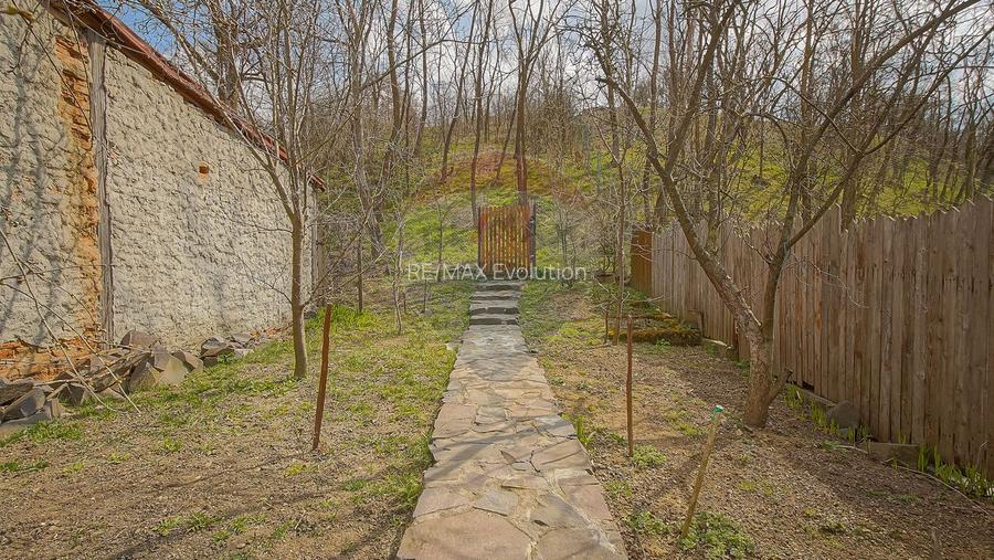 Casă autentică cu teren de 1310 mp, liniște și acces rapid către oraș - 39