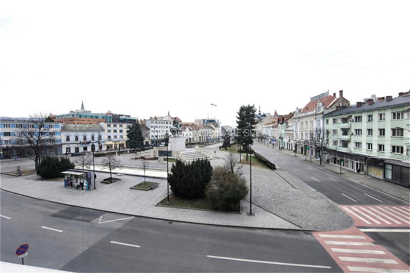 Apartament 2 camere ultracentral, Piata Mihai Viteazu,vedere spre statuie - 2