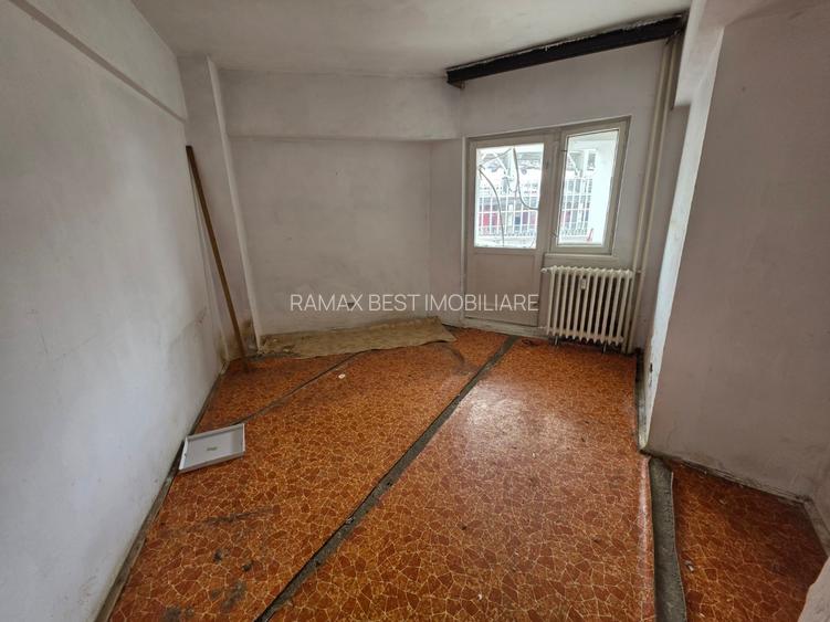 Calea Giulesti, chiar vav stadion, stradal, vedere fata, bloc 1989, 77 mp - 12