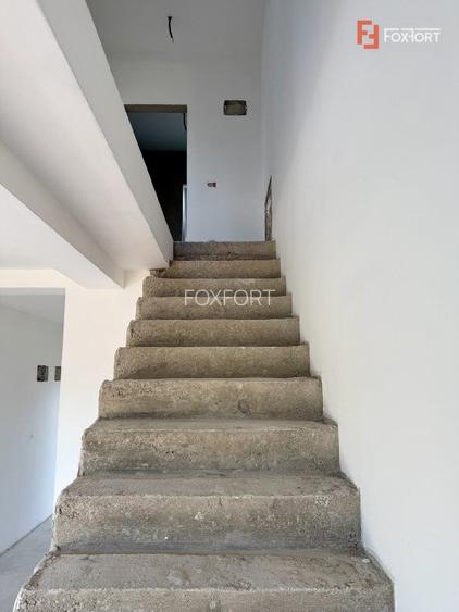 Triplex cu 4 camere, 115 mp, 3 bai - Zona Sacalaz - 16