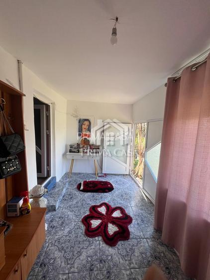 Casa si teren in comuna Mihailesti SC=100mp teren=820mp Pret: 28.000 neg. - 14