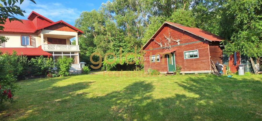 CASA IN ZONA LINISTITA/MOBILATA/UTILATA/TEREN IMPRESIONANT 5000MP/CORNU/PRAHOVA - 54