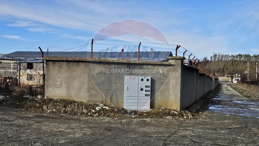 Teren intravilan 1.729 mp + hală parțial demolată | Teliu I Comision 0 - 3