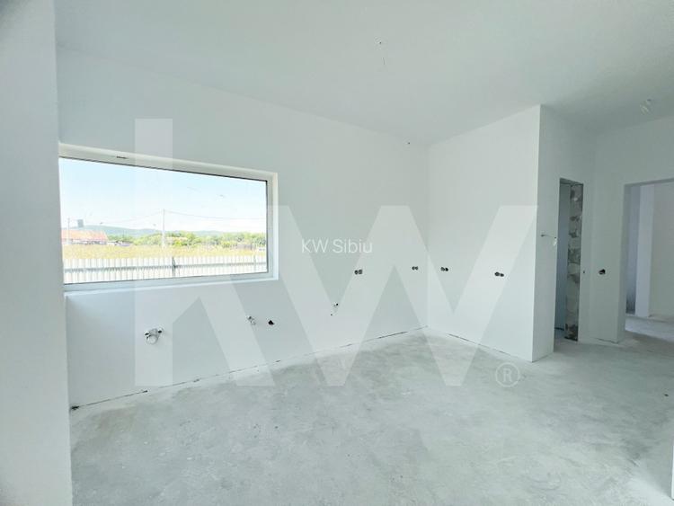 Casa de Vanzare in Cristian, Sibiu - 4 Camere, 2 Terase, Teren 486 - 15