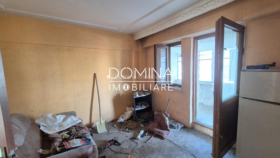 Vânzare apartament 3 camere, etaj 1, situat în Rovinari, strada Minerilor - 9