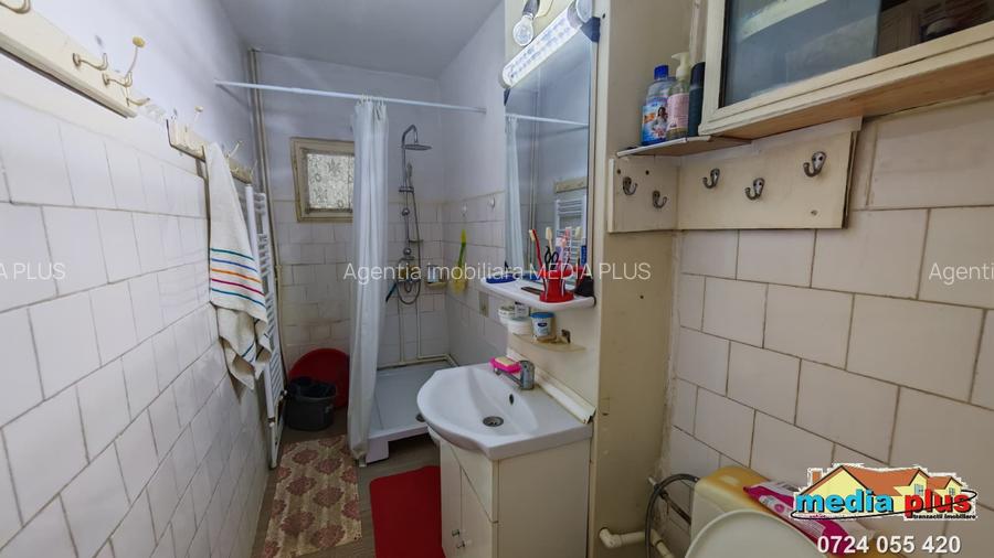 Apartament cu 2 camere  decomandat, etaj 1 Str.Siderurgiștilor - 8