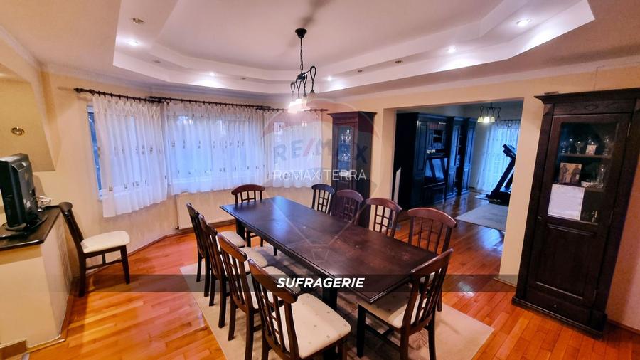 Casă / Vilă de lux cu 2 garaje, 10 camere de vânzare în BAIA MARE - 9