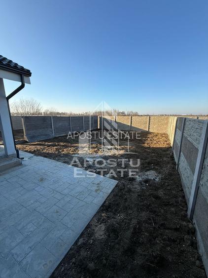 Duplex pe parter cu 4 camere, teren 382 mp, situat in Calea Urseni - 10