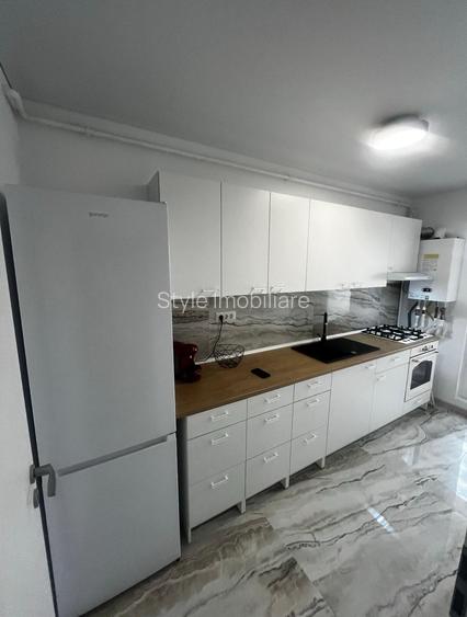 Inchiriez Garsoniera Militari Residence - 2