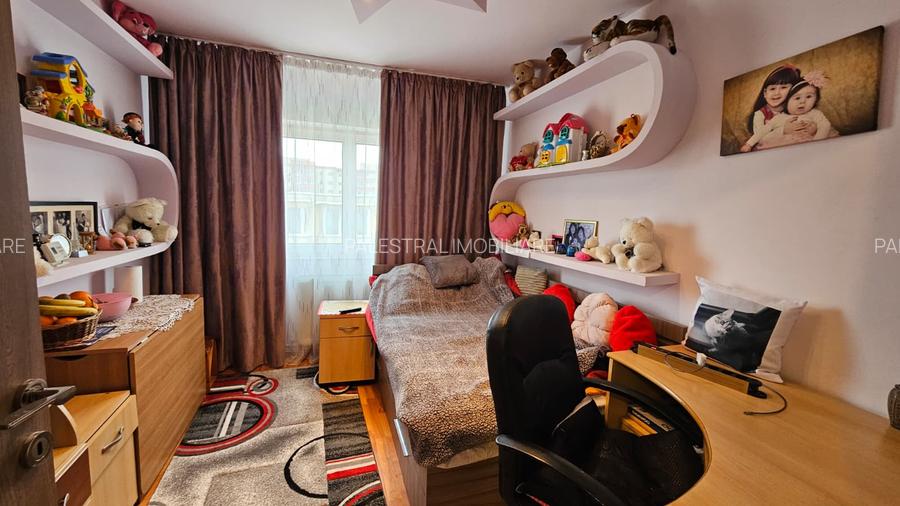 Apartament 3 camere decomandat zona Judetean,mobilat,122500 Euro - 4