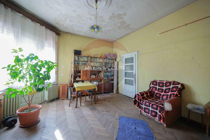 Casă Evreiască de Vânzare, Singur în Curte în zona Ultracentral - 6