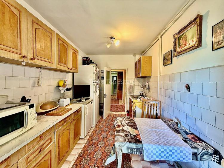 Apartament 3 camere Delfinariu , etaj 2/4 - 4