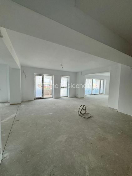 Duplex 5 camere 251 MP 8 Parcari Ștefan cel Mare - Parcul Circului - 4