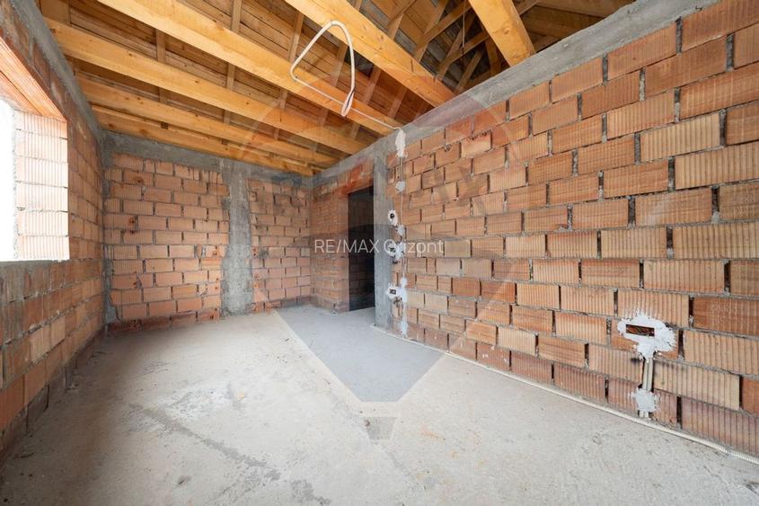 Casă P+1 la roșu + anexă mobilată - 23