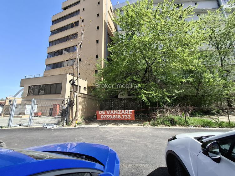 Teren  3 min.metrou Grozavesti zona  cu vad foarte traficata ! - 9