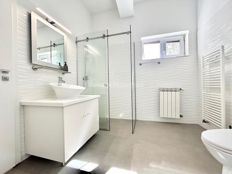 Individual villa with pool, 6 bedrooms, Iancu Nicolae - 11