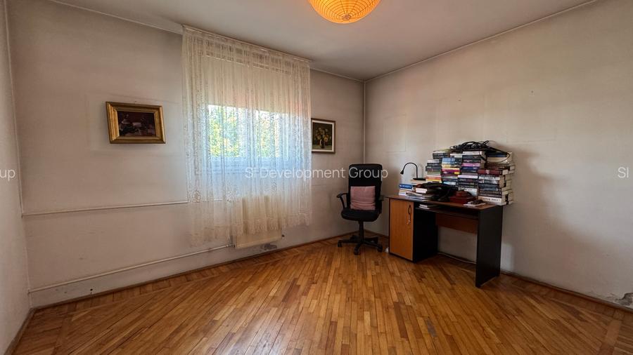 Casa Individuala - 10 Camere - Teren 990 MP - 288 MP utili - Gradina & Anexe - 16