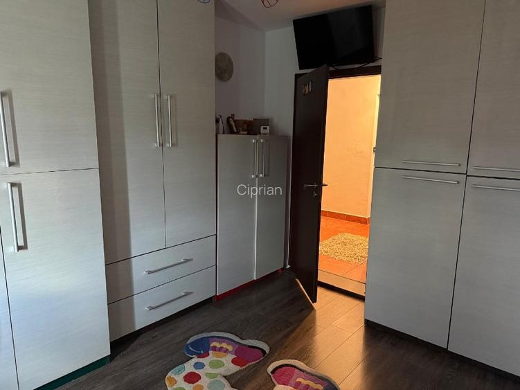 Inchiriez apartament 4 camere, 2 bai, mobilat, utilat, garaj 20 m2 - 6